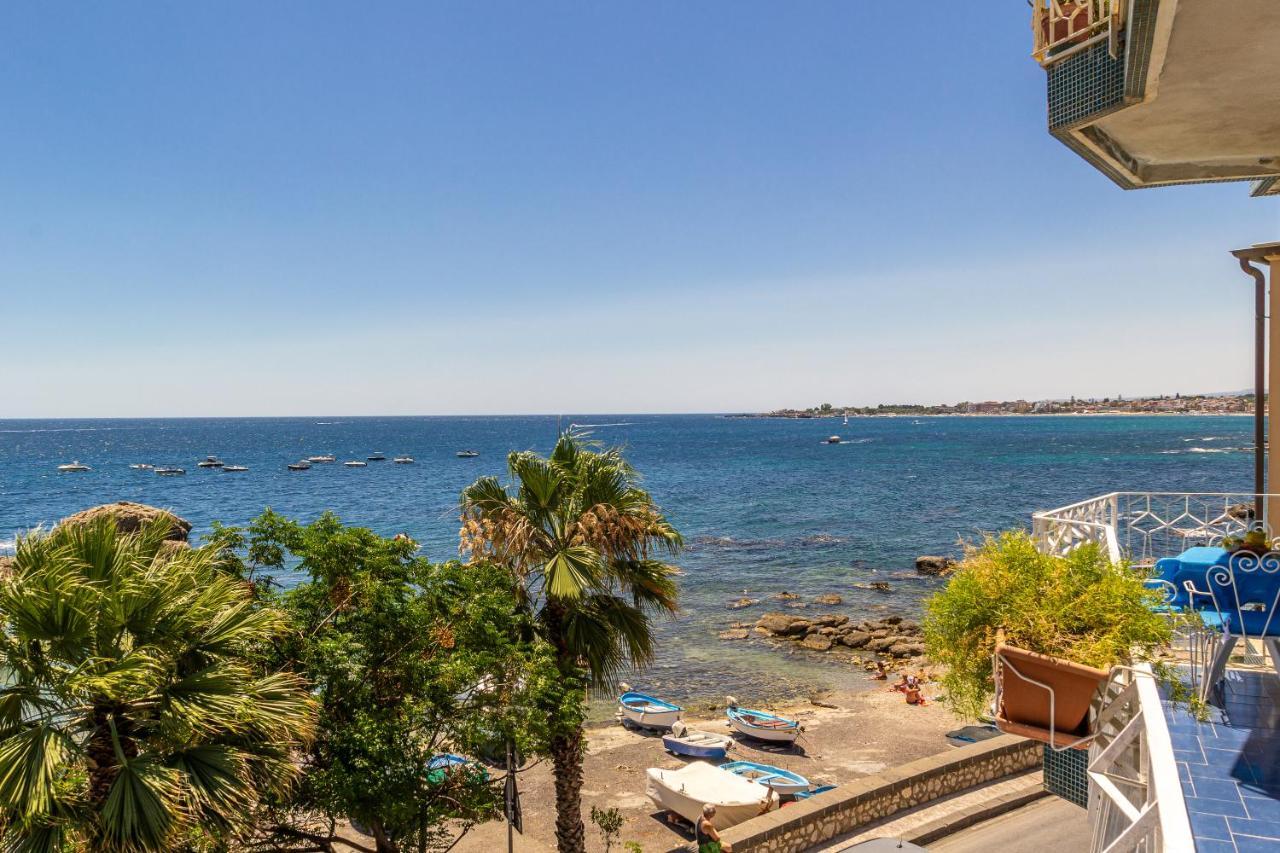 Апартаменты Brezza Di Mare Джардини-Наксос Экстерьер фото